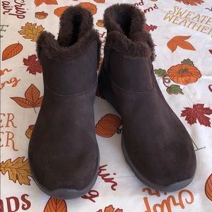 Skechers “Bundle Up” faux fur-lined ankle boot